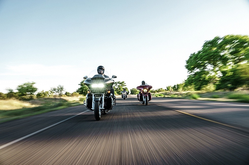 2016 Harley-Davidson CVO™ Road Glide™ Ultra in Faribault, Minnesota - Photo 5