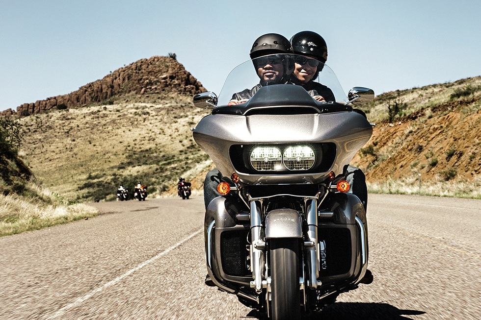2016 Harley-Davidson Road Glide® Ultra in Colorado Springs, Colorado - Photo 2