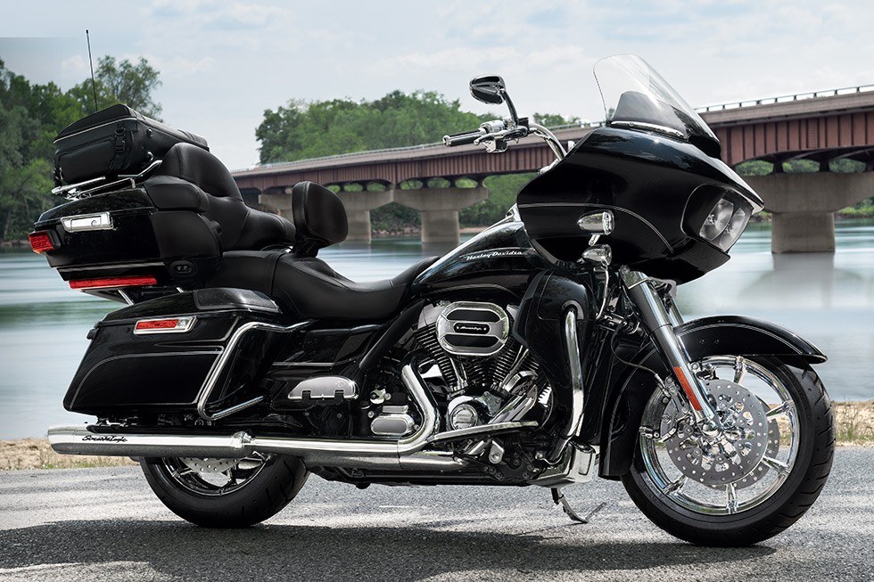 2016 Harley-Davidson Road Glide® Ultra in The Woodlands, Texas - Photo 2