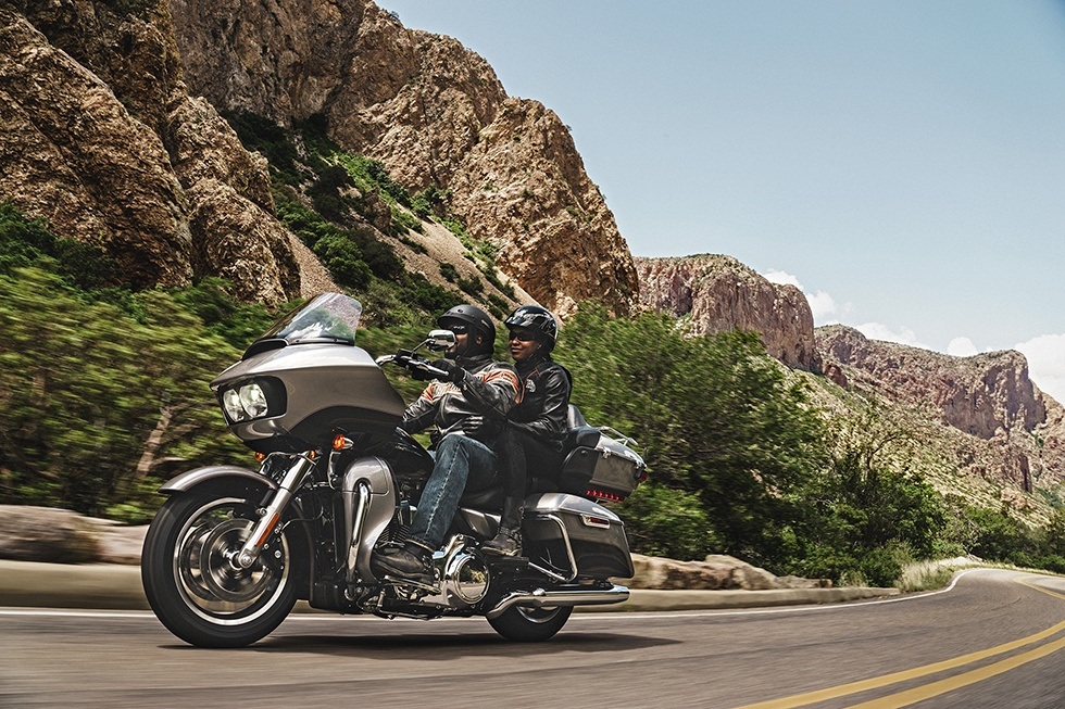 2016 Harley-Davidson Road Glide® Ultra in Colorado Springs, Colorado - Photo 16