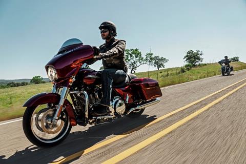 2016 Harley-Davidson Street Glide® Special in Janesville, Wisconsin - Photo 14