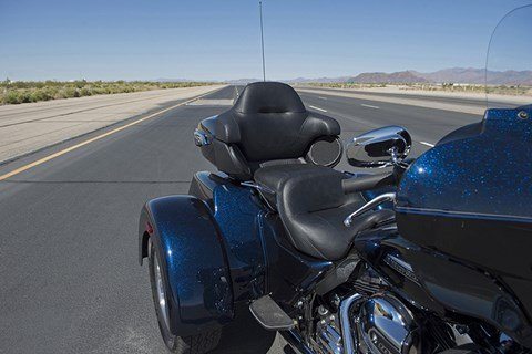 2016 Harley-Davidson Tri Glide® Ultra in Junction City, Kansas - Photo 8