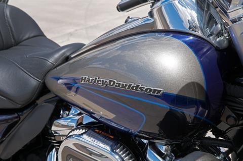 2017 Harley-Davidson CVO™ Limited in Temple, Texas - Photo 27