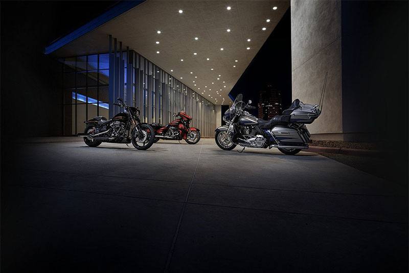 2017 Harley-Davidson CVO™ Street Glide® in Yakima, Washington - Photo 13