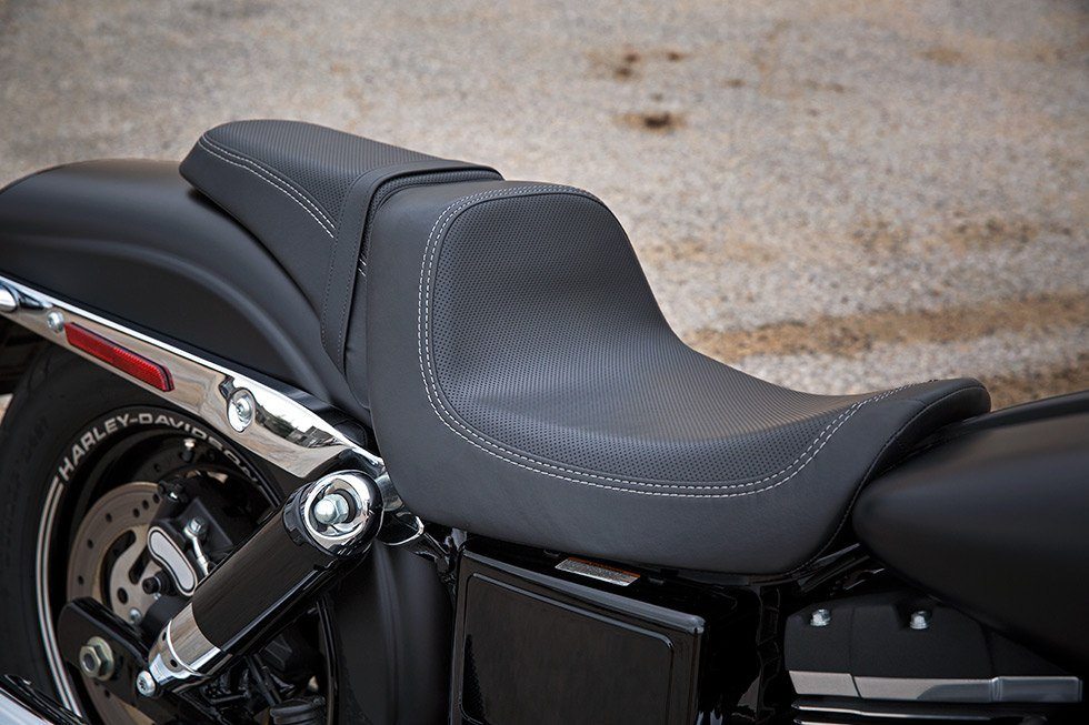 Used 17 Harley Davidson Fat Bob Motorcycles In Kokomo In C3100 Vivid Black