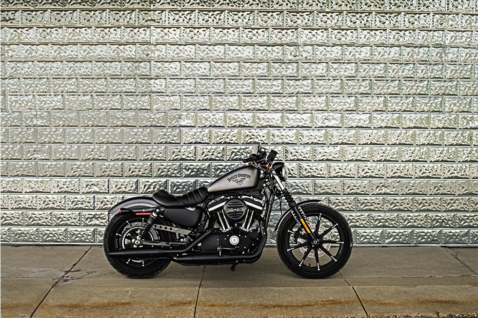 2017 Harley-Davidson Iron 883™ in Morgantown, West Virginia - Photo 8
