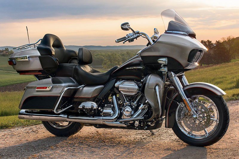 2017 Harley-Davidson Road Glide® Ultra in Temple, Texas - Photo 3