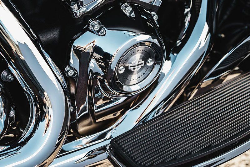 2017 Harley-Davidson Tri Glide® Ultra in Shorewood, Illinois - Photo 7