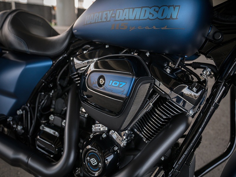 2018 Harley-Davidson CVO™ Street Glide® in Carrollton, Texas - Photo 31