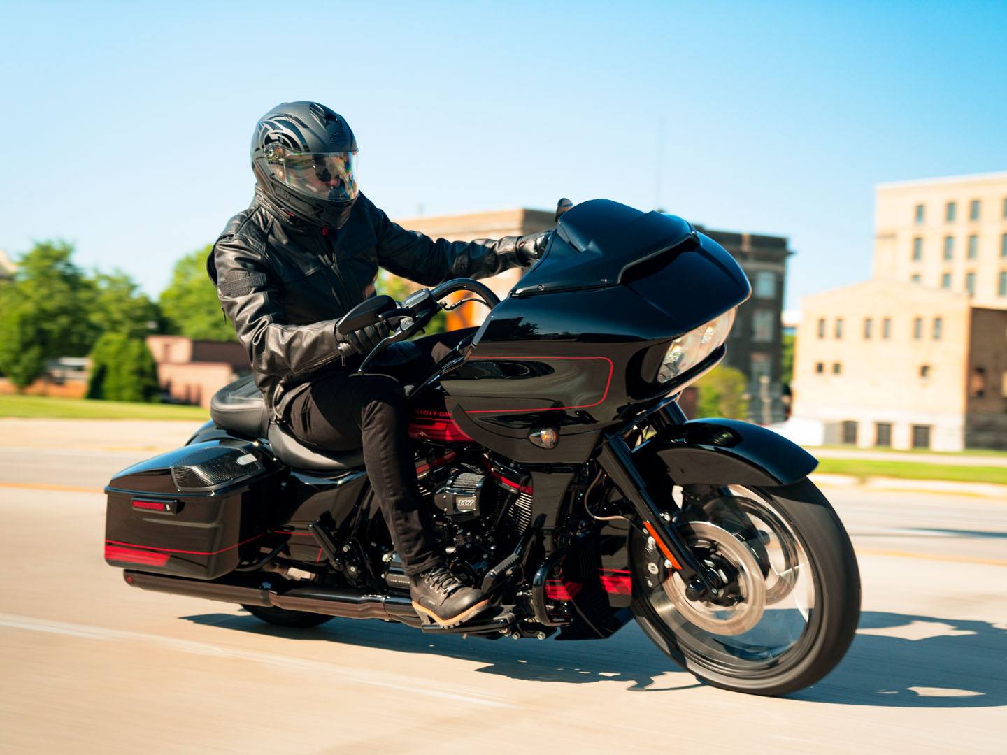 2021 Harley-Davidson CVO™ Road Glide® in Waterloo, Iowa - Photo 7