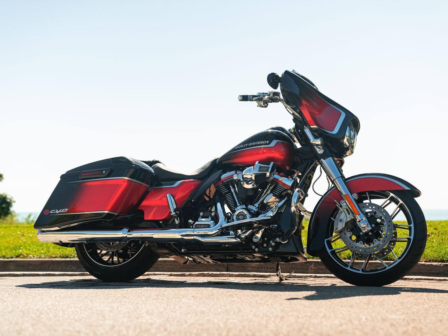 2021 Harley-Davidson CVO™ Street Glide® in Lynchburg, Virginia