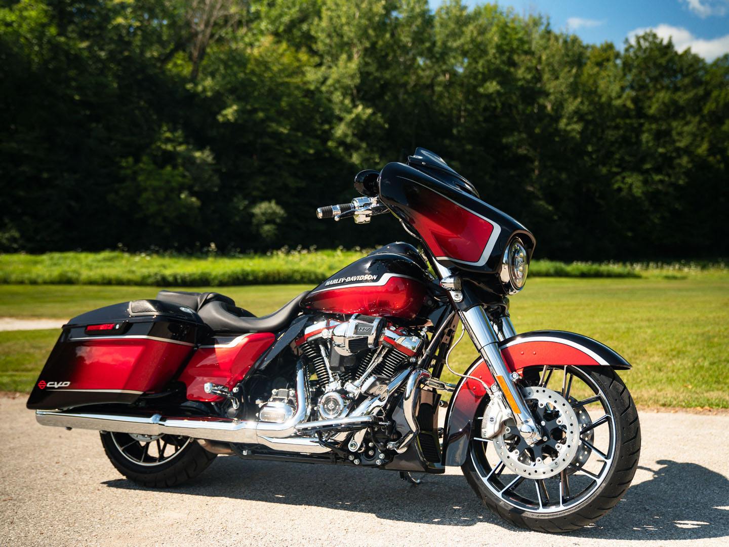 2021 Harley-Davidson CVO™ Street Glide® in Osceola, Iowa - Photo 6