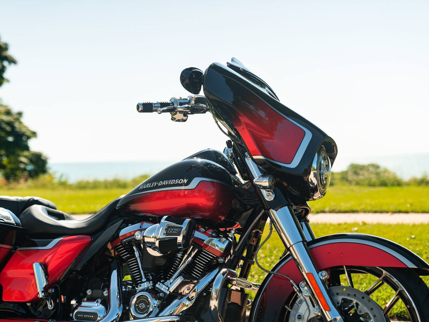 2021 Harley-Davidson CVO™ Street Glide® in Kingwood, Texas - Photo 7