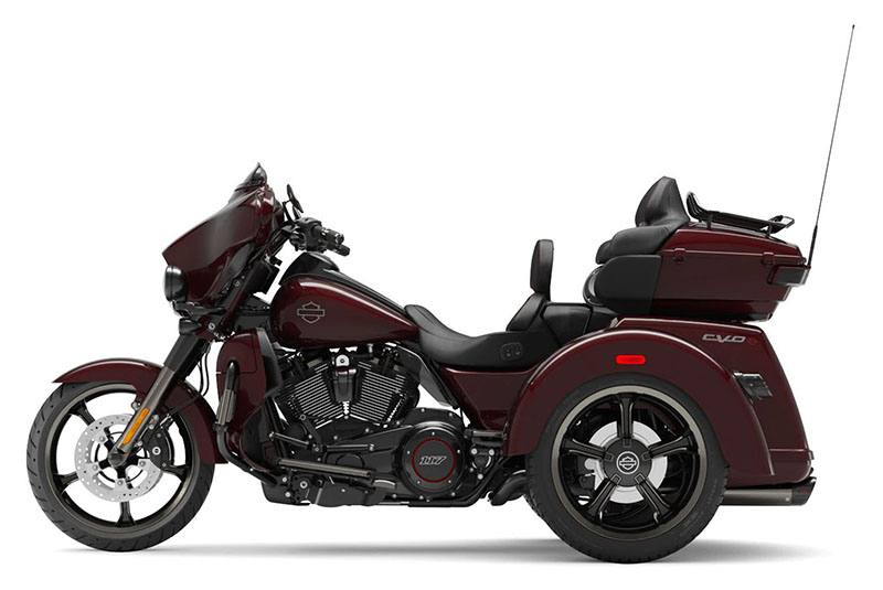 2021 Harley-Davidson CVO™ Tri Glide® in San Francisco, California - Photo 2