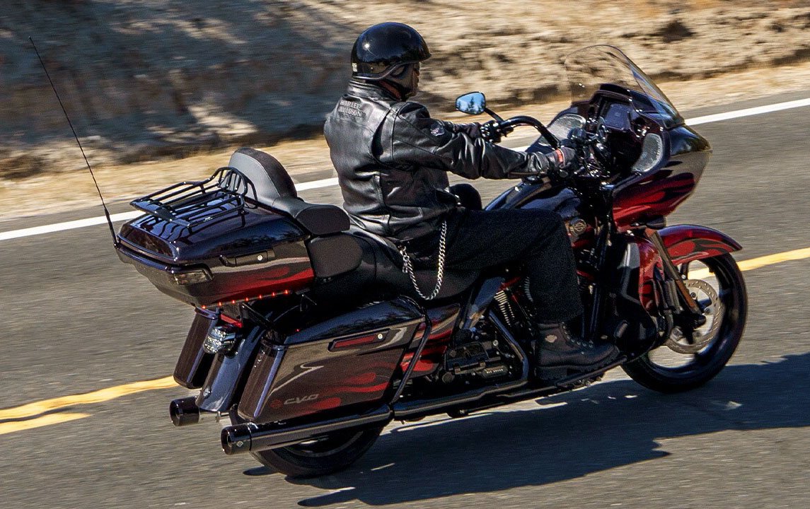 2022 Harley-Davidson CVO™ Road Glide® Limited in Athens, Ohio - Photo 2
