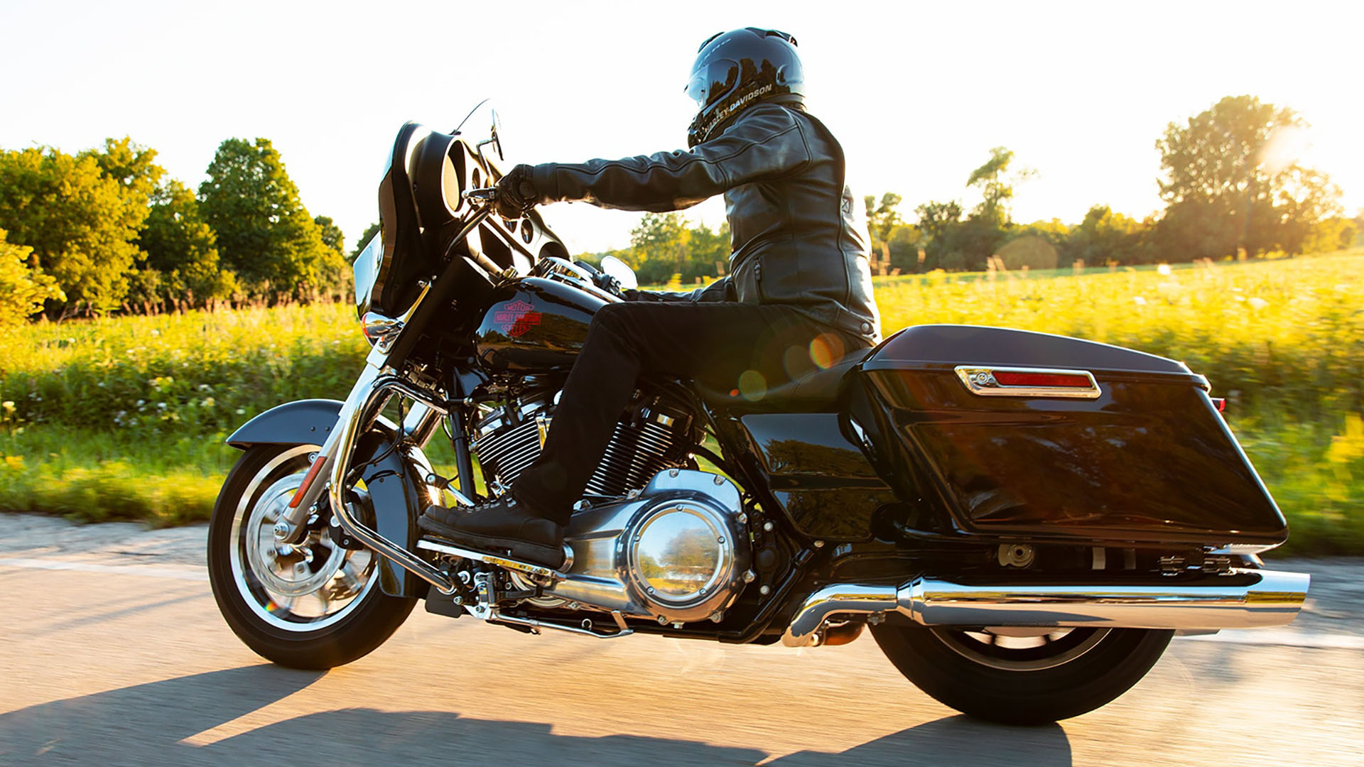 2022 Harley-Davidson Electra Glide® Standard in Ukiah, California - Photo 2