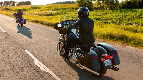 2022 Harley-Davidson Electra Glide® Standard in Cedar Rapids, Iowa - Photo 3