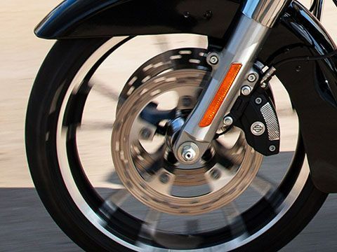 REFLEX™ LINKED BREMBO® BRAKES WITH OPTIONAL ABS