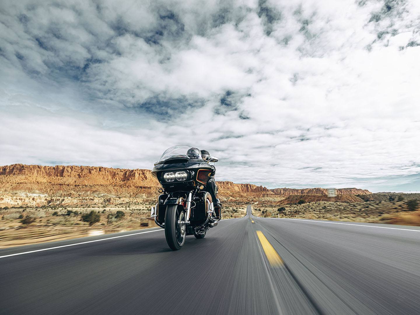 2023 Harley-Davidson CVO™ Road Glide® Limited Anniversary in Cotati, California - Photo 8