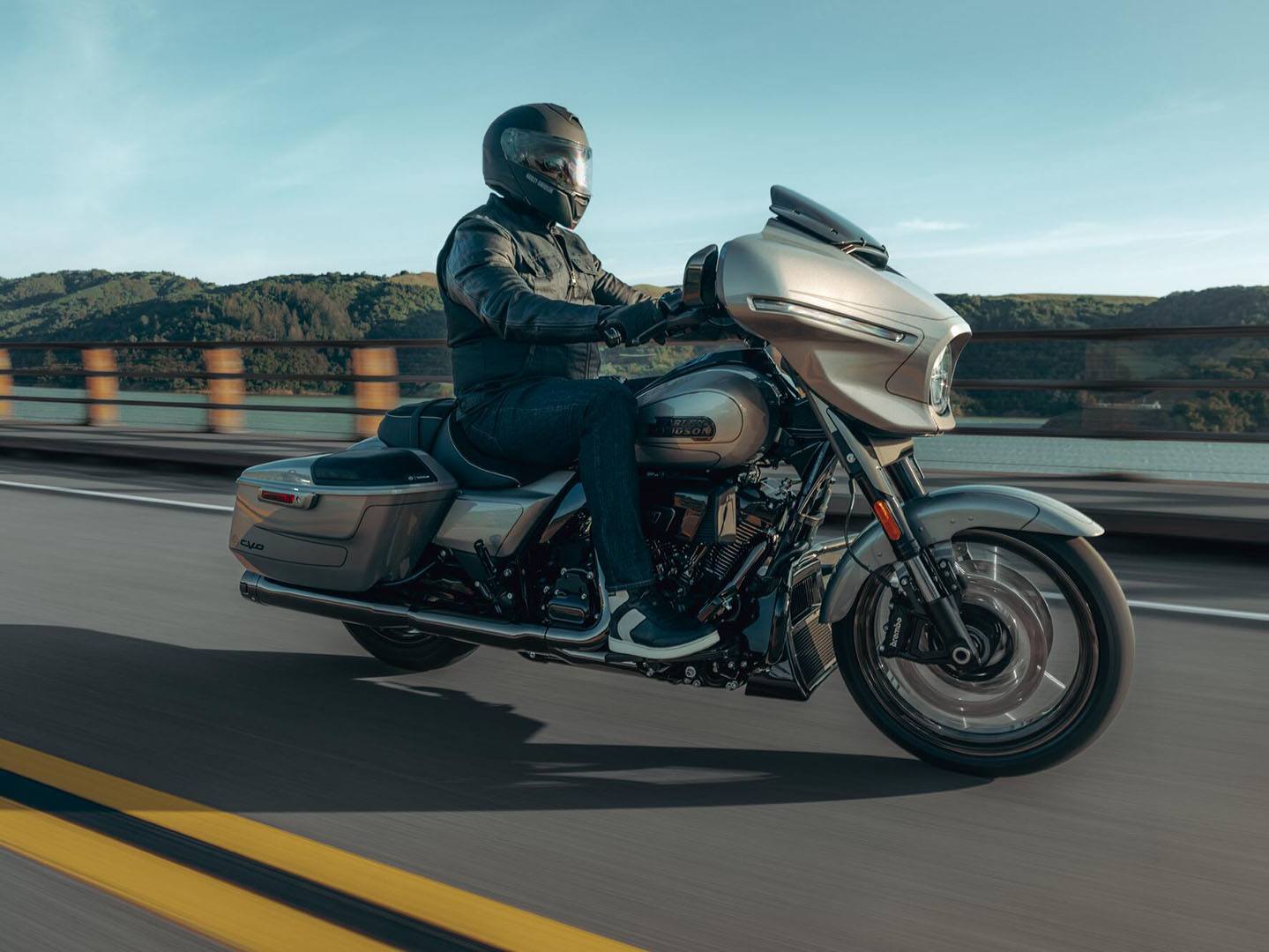 2023 Harley-Davidson CVO™ Street Glide® in Mount Vernon, Illinois - Photo 7