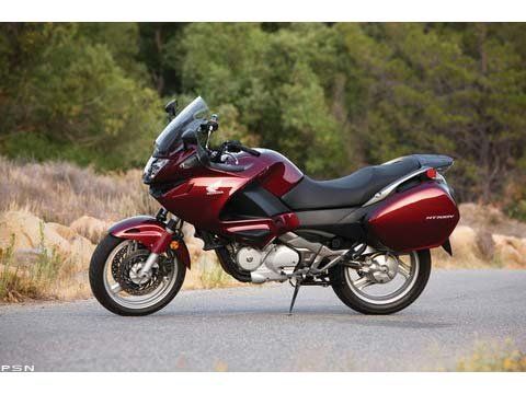 2010 Honda NT700V in Fairview Heights, Illinois - Photo 3