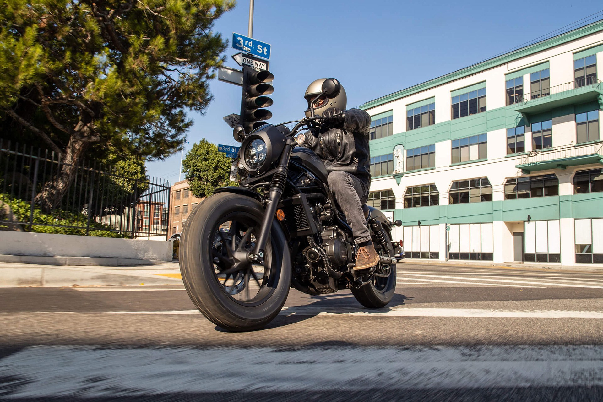 2022 Honda Rebel 500 in Huntington Beach, California - Photo 3