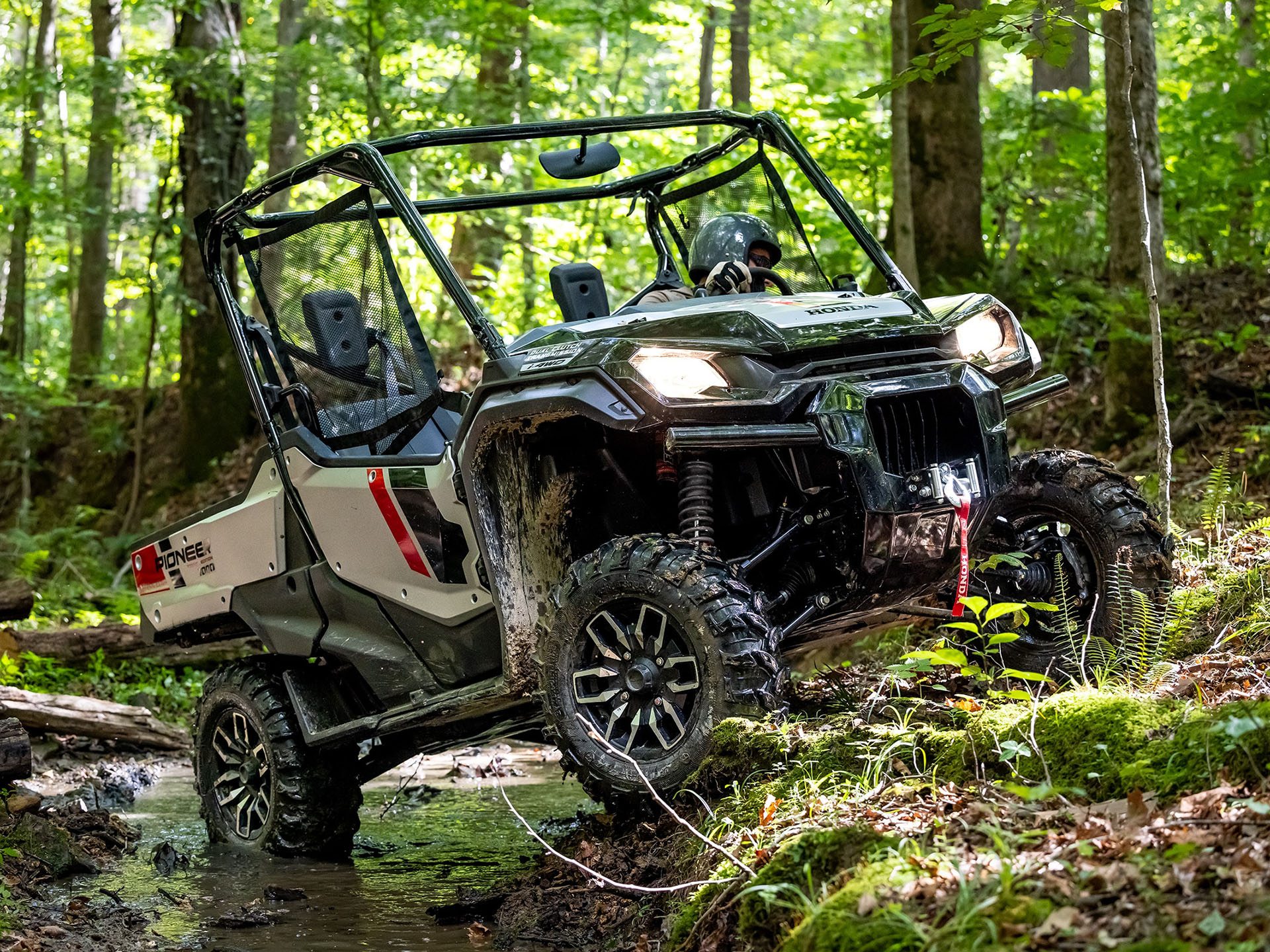 2022 Honda Pioneer 1000 Deluxe in Lincoln, Maine - Photo 5