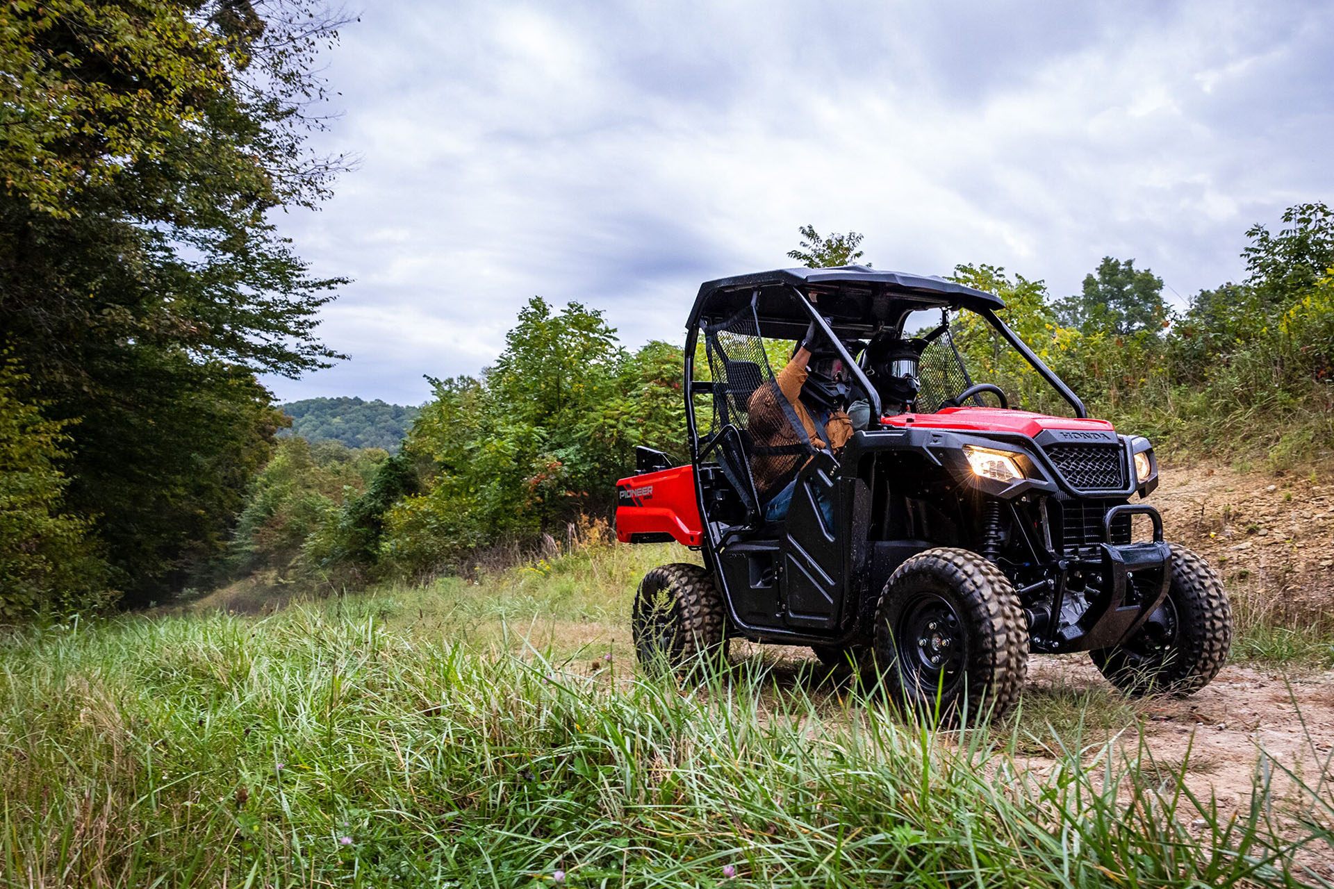 2022 Honda Pioneer 520 in Brookhaven, Mississippi - Photo 2