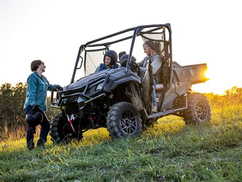 2023 Honda Pioneer 1000 in New Haven, Connecticut - Photo 2