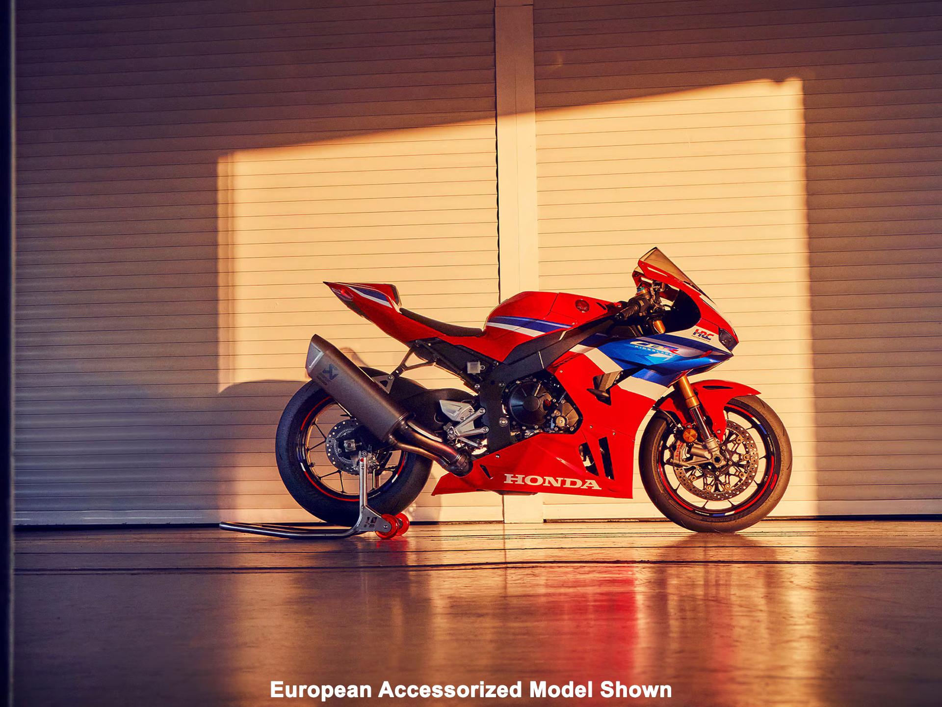 2025 Honda CBR1000RR-R Fireblade SP in Cement City, Michigan - Photo 9