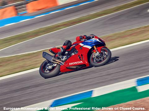 2025 Honda CBR1000RR-R Fireblade SP in Corbin, Kentucky - Photo 15