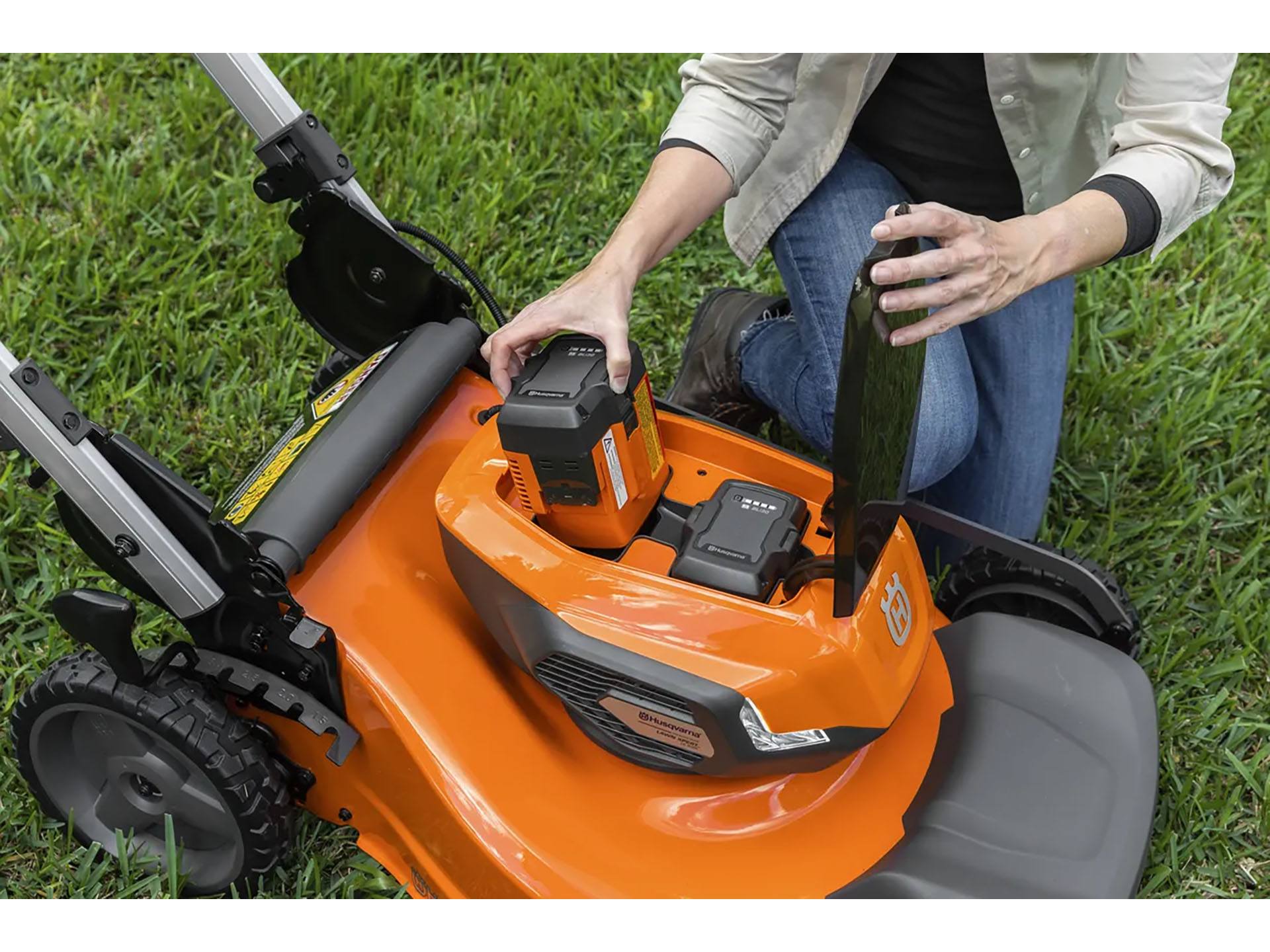 Husqvarna Power Equipment Lawn Xpert 21 in. LE-322 (battery and charger included) in Terre Haute, Indiana - Photo 5