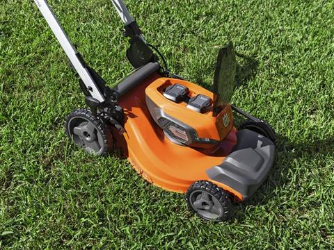 Husqvarna Power Equipment Lawn Xpert 21 in. LE-322 (battery and charger included) in Walpole, New Hampshire - Photo 6