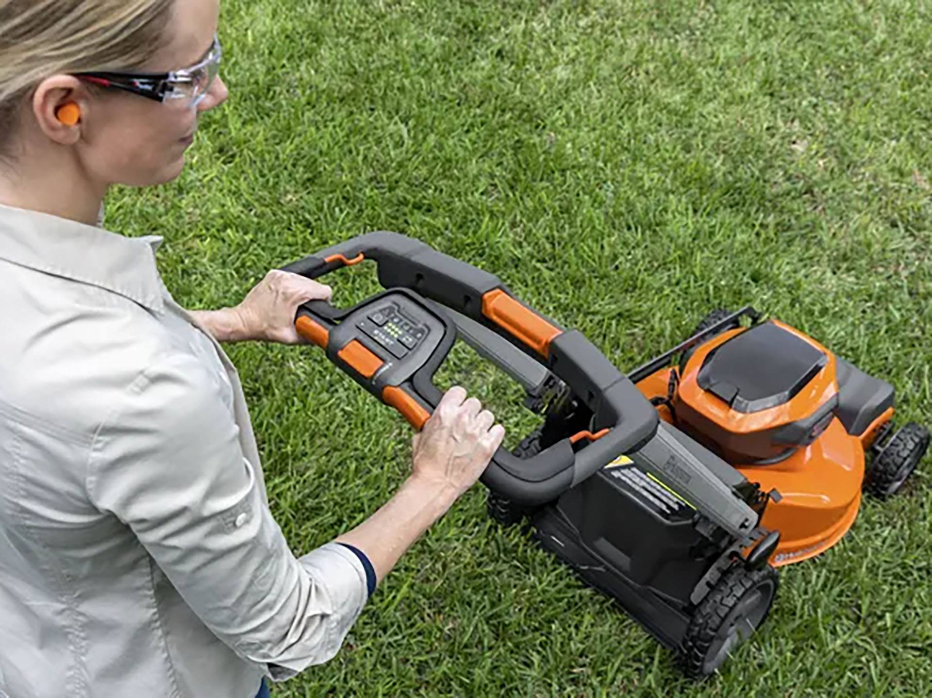 Husqvarna Power Equipment Lawn Xpert 21 in. LE-322 without battery and charger in Gunnison, Utah - Photo 11