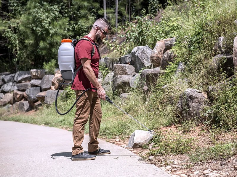 2023 Husqvarna Power Equipment 4 Gallon Battery Backpack Sprayer in Ruckersville, Virginia - Photo 3