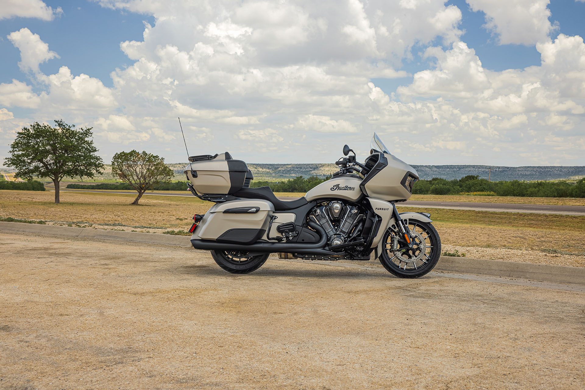 2022 Indian Motorcycle Pursuit® Dark Horse® in Broken Arrow, Oklahoma - Photo 9