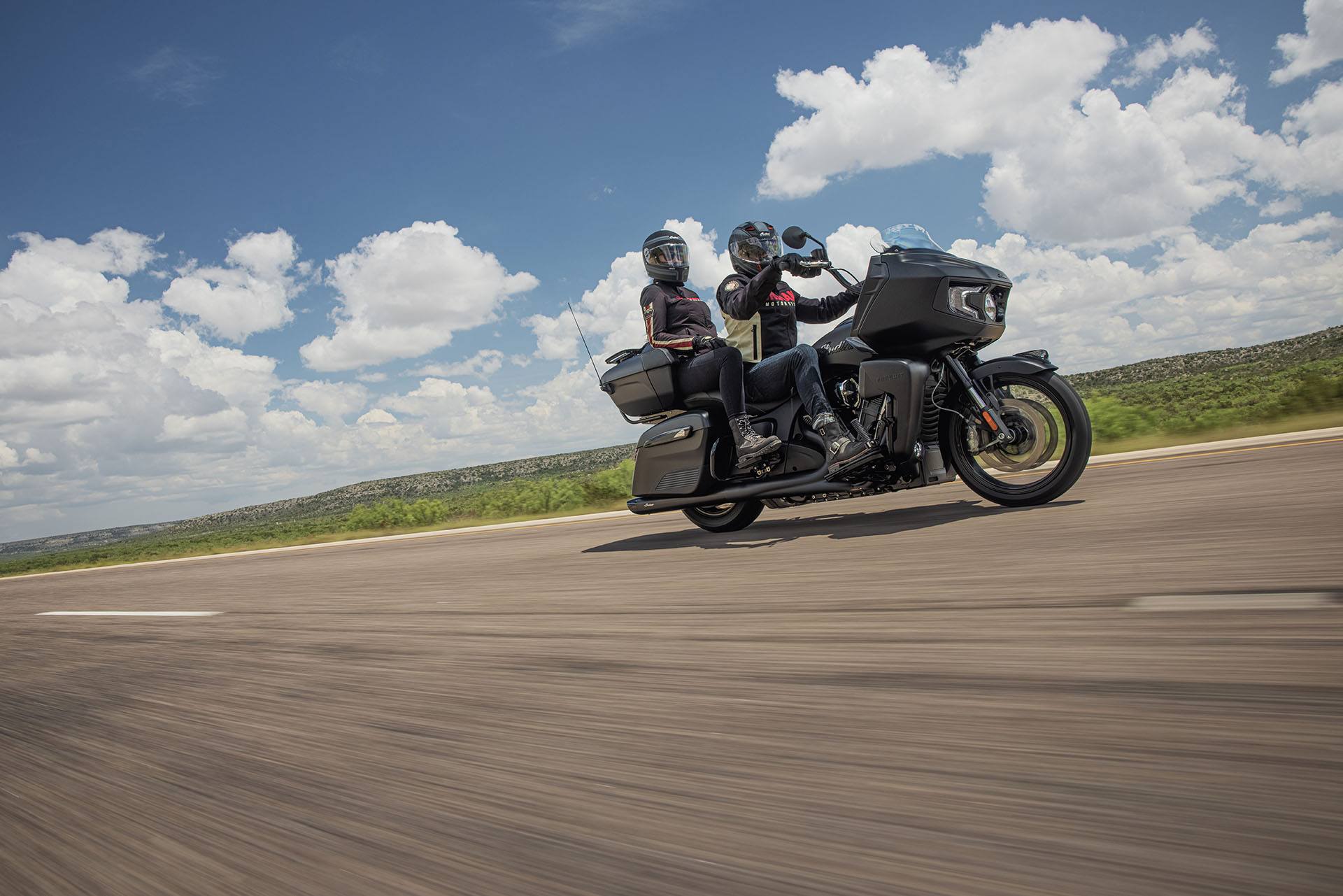 2022 Indian Motorcycle Pursuit® Dark Horse® with Premium Package in Jacksonville, Arkansas - Photo 6