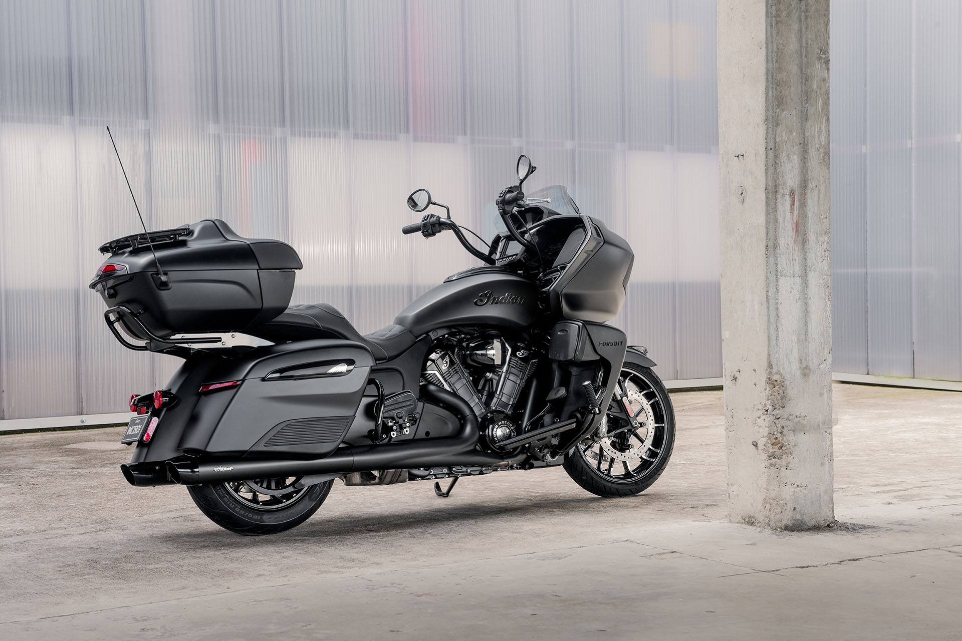 2022 Indian Motorcycle Pursuit® Dark Horse® with Premium Package in Westfield, Massachusetts - Photo 14