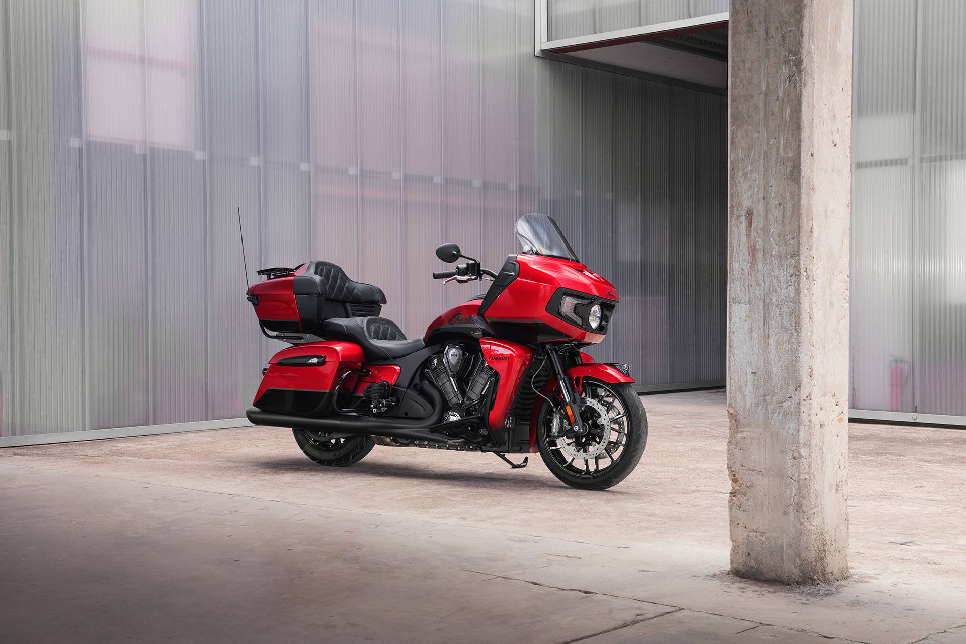 2022 Indian Motorcycle Pursuit® Dark Horse® with Premium Package in De Pere, Wisconsin - Photo 25