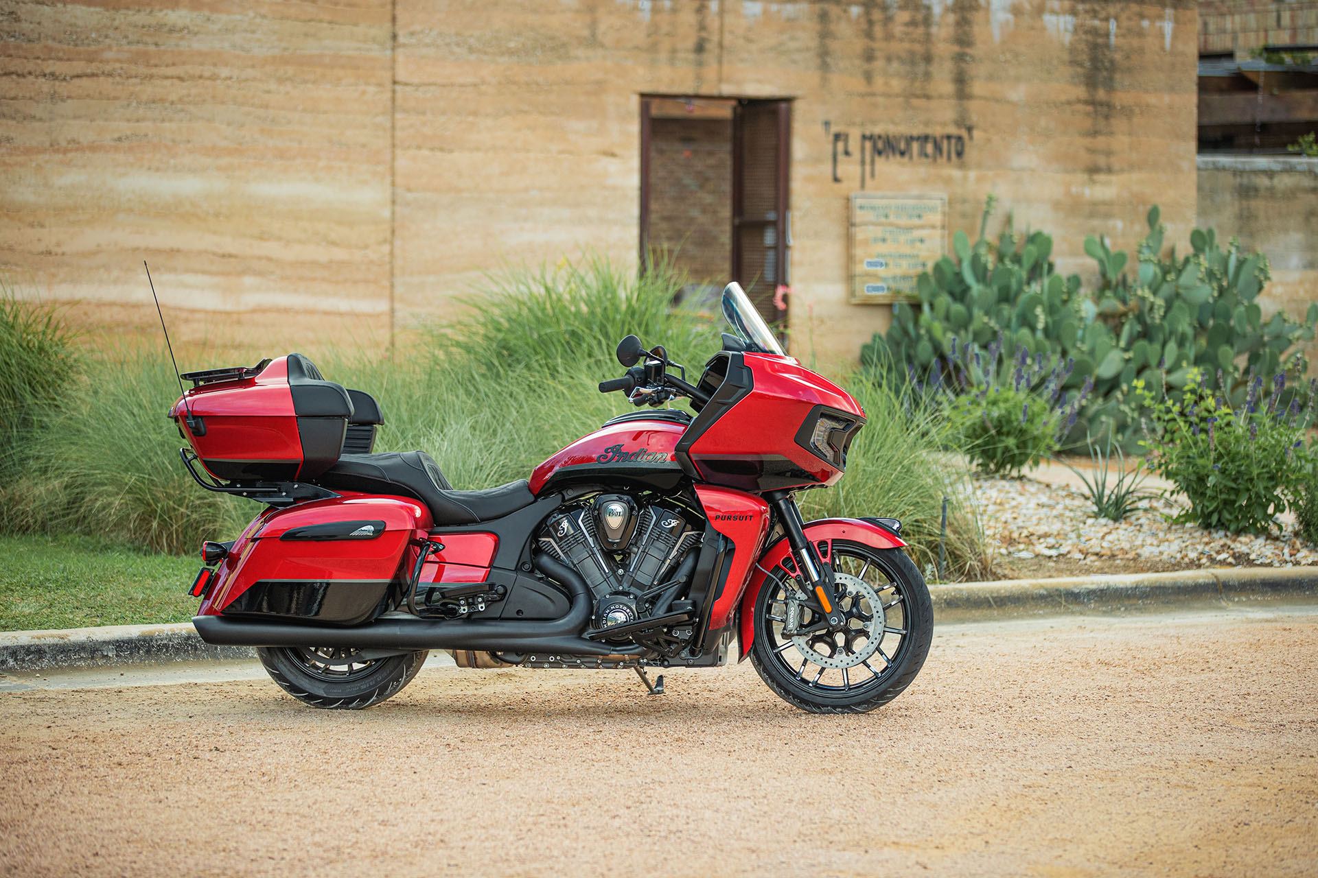 2022 Indian Motorcycle Pursuit® Dark Horse® with Premium Package in Norman, Oklahoma - Photo 32