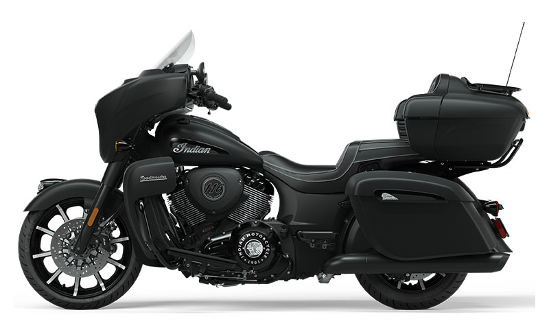 2022 Indian Motorcycle Roadmaster® Dark Horse® in De Pere, Wisconsin - Photo 4