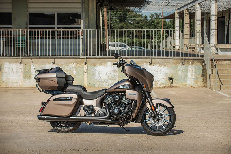 2022 Indian Motorcycle Roadmaster® Dark Horse® in High Point, North Carolina - Photo 6