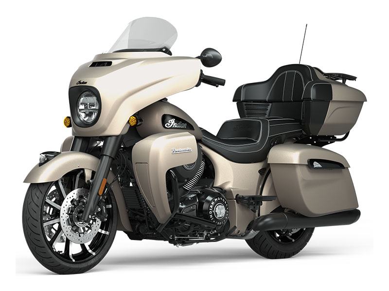 2022 Indian Motorcycle Roadmaster® Dark Horse® in Fleming Island, Florida - Photo 2