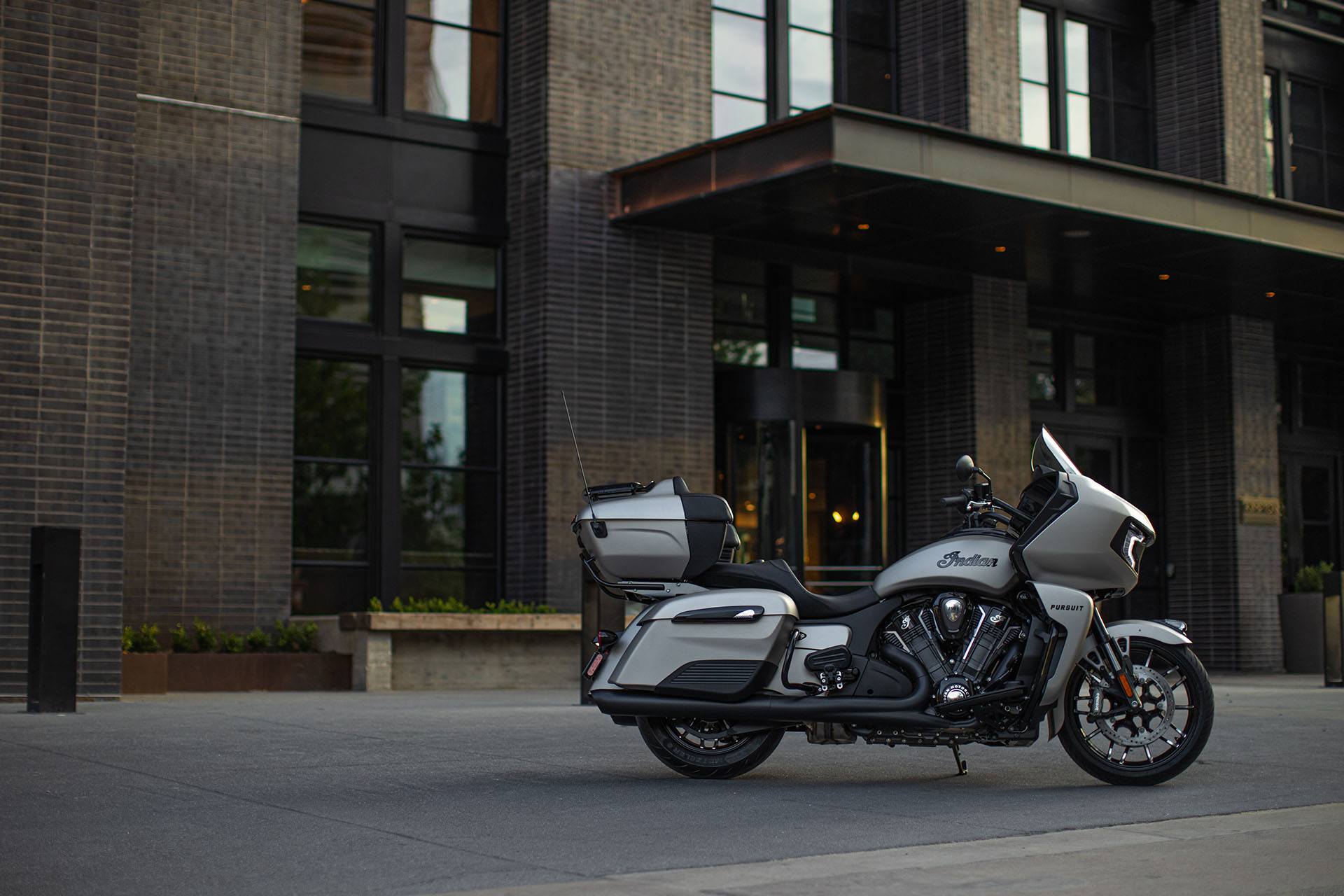 2022 Indian Motorcycle Pursuit® Dark Horse® with Premium Package in Broken Arrow, Oklahoma - Photo 24