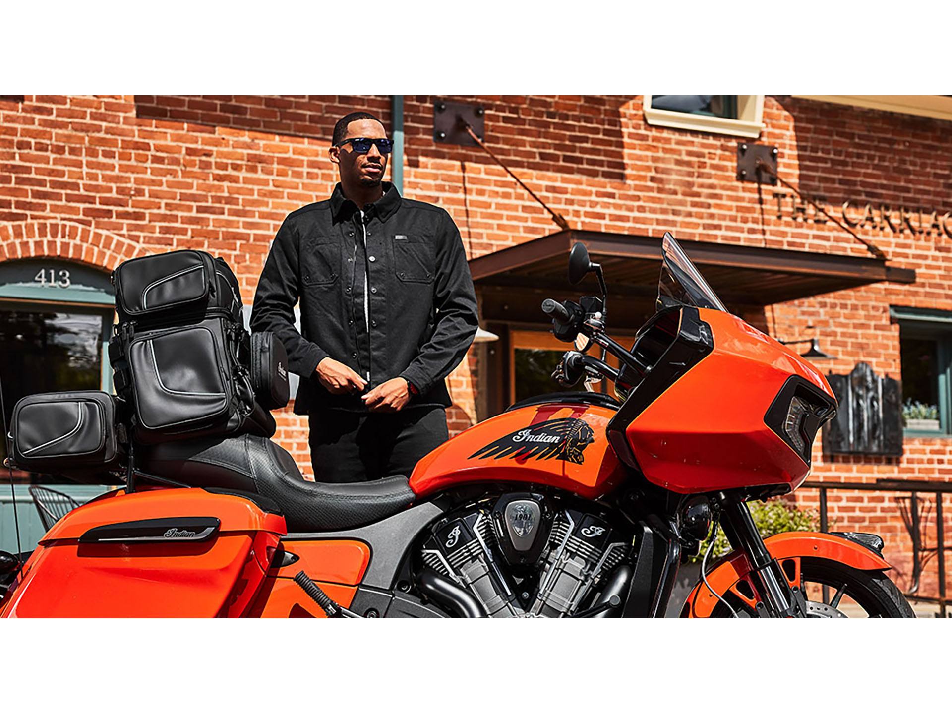 2024 Indian Motorcycle Challenger® Dark Horse® Icon with PowerBand Audio Package in High Point, North Carolina - Photo 9