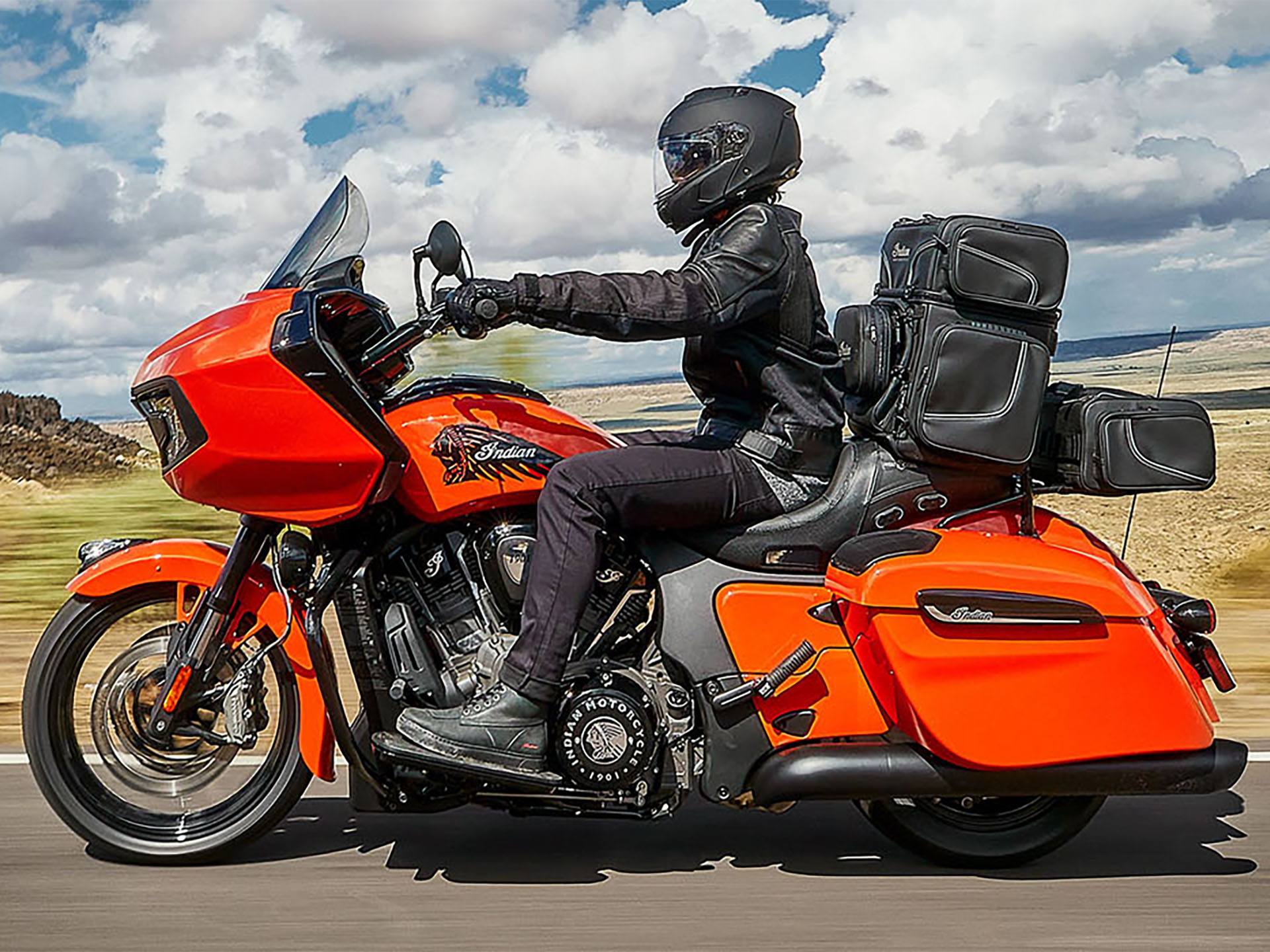 2024 Indian Motorcycle Challenger® Dark Horse® Icon with PowerBand Audio Package in Broken Arrow, Oklahoma - Photo 10