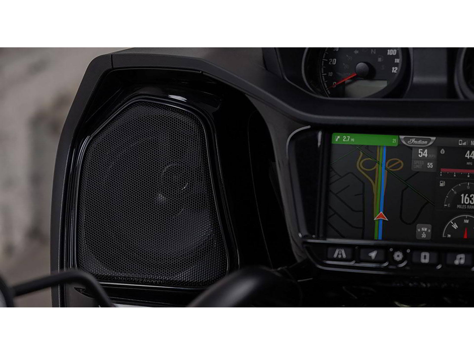2024 Indian Motorcycle Challenger® Dark Horse® Icon with PowerBand Audio Package in Norman, Oklahoma - Photo 6