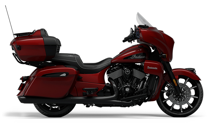 2024 Indian Motorcycle Roadmaster® Dark Horse® with PowerBand Audio Package in Norwich, Connecticut - Photo 5