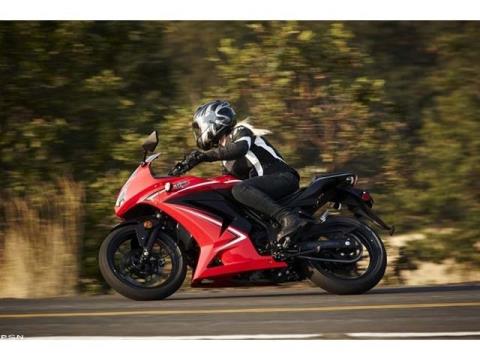 2012 Kawasaki Ninja® 250R in Salinas, California - Photo 15