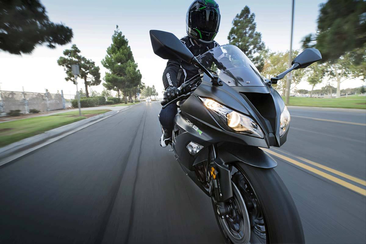 2015 Kawasaki Ninja® ZX™-6R in Sanford, Florida - Photo 42